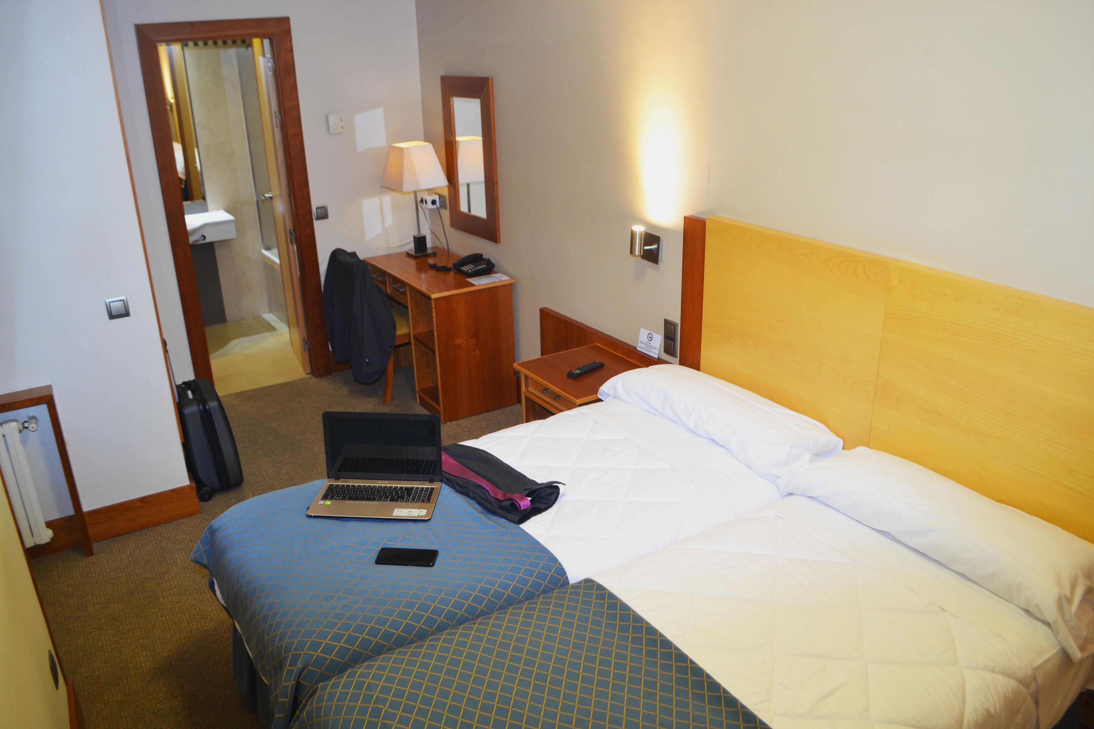 Itc Mora By Soho Boutique Hotel Мадрид Екстериор снимка