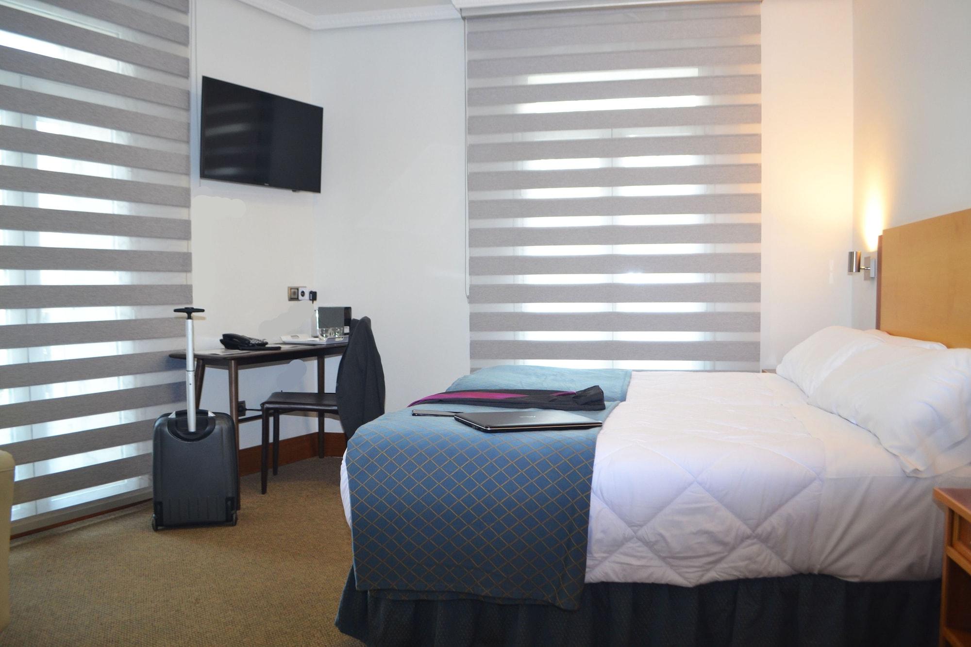Itc Mora By Soho Boutique Hotel Мадрид Екстериор снимка