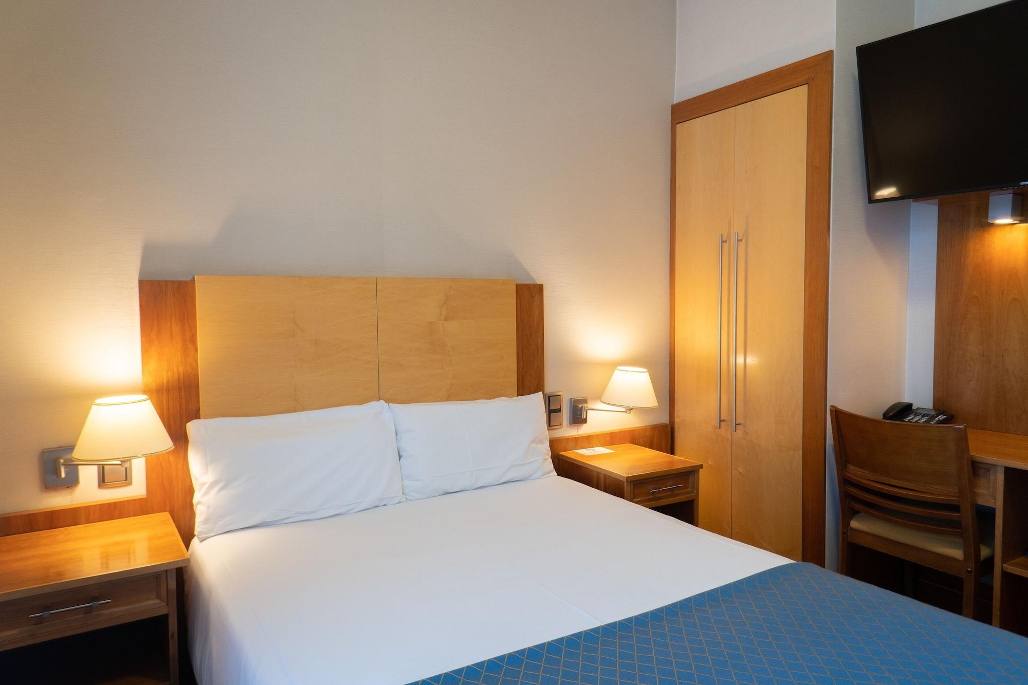 Itc Mora By Soho Boutique Hotel Мадрид Екстериор снимка