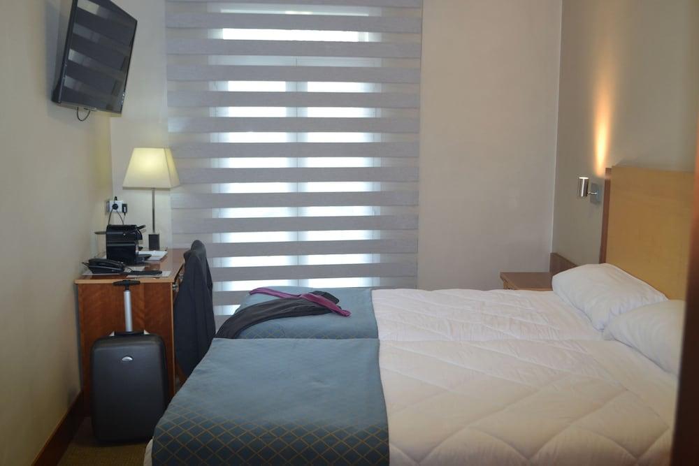 Itc Mora By Soho Boutique Hotel Мадрид Екстериор снимка