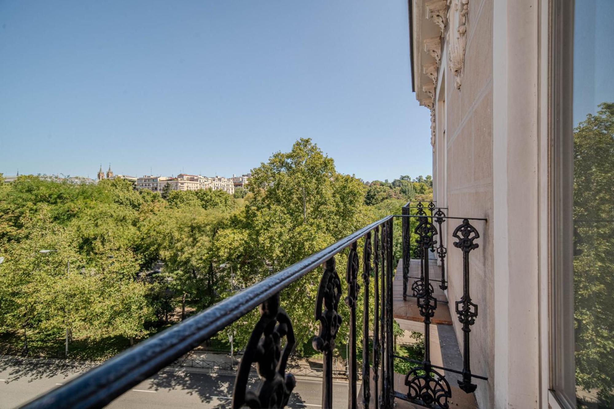 Itc Mora By Soho Boutique Hotel Мадрид Екстериор снимка