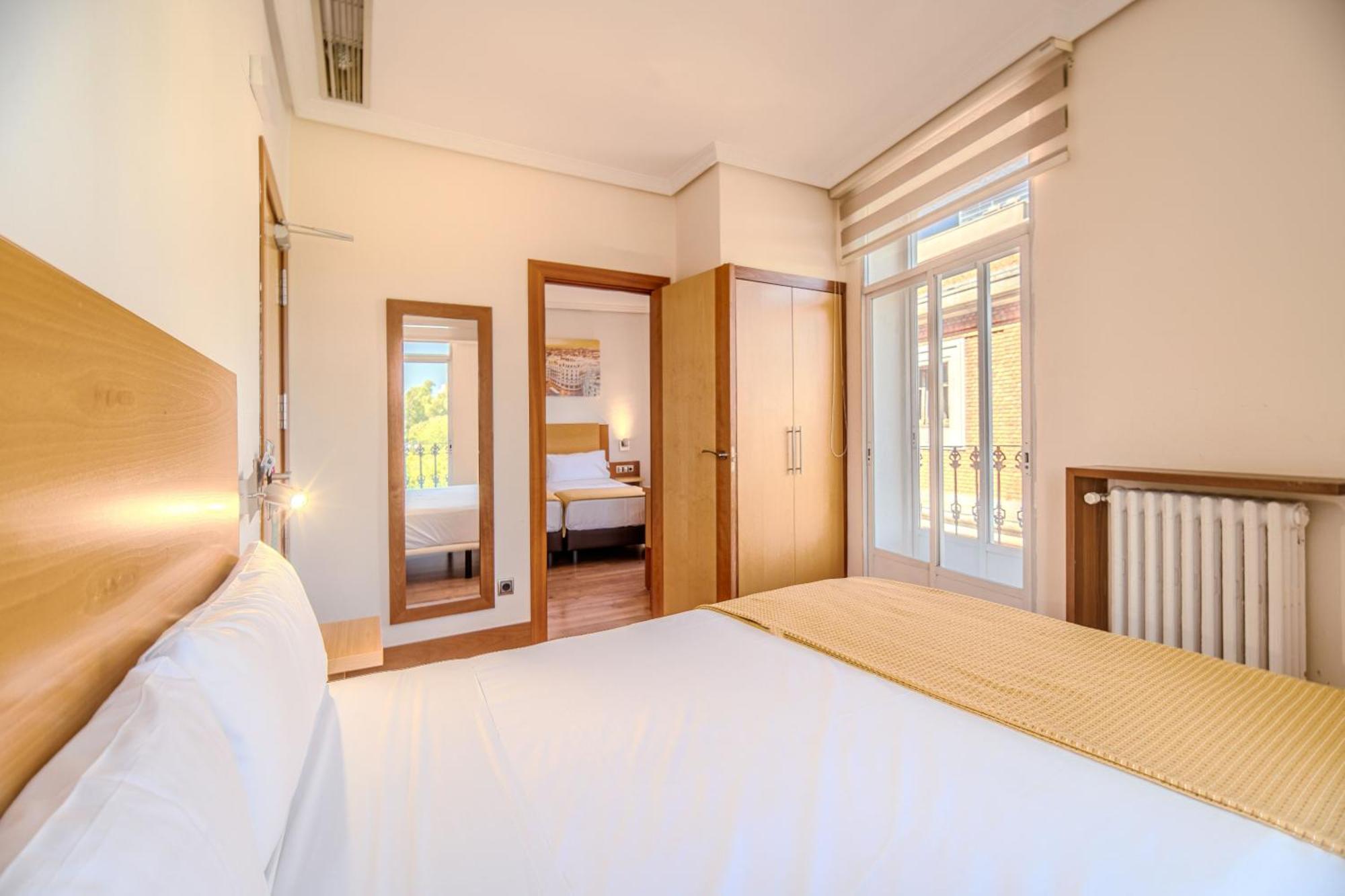 Itc Mora By Soho Boutique Hotel Мадрид Екстериор снимка