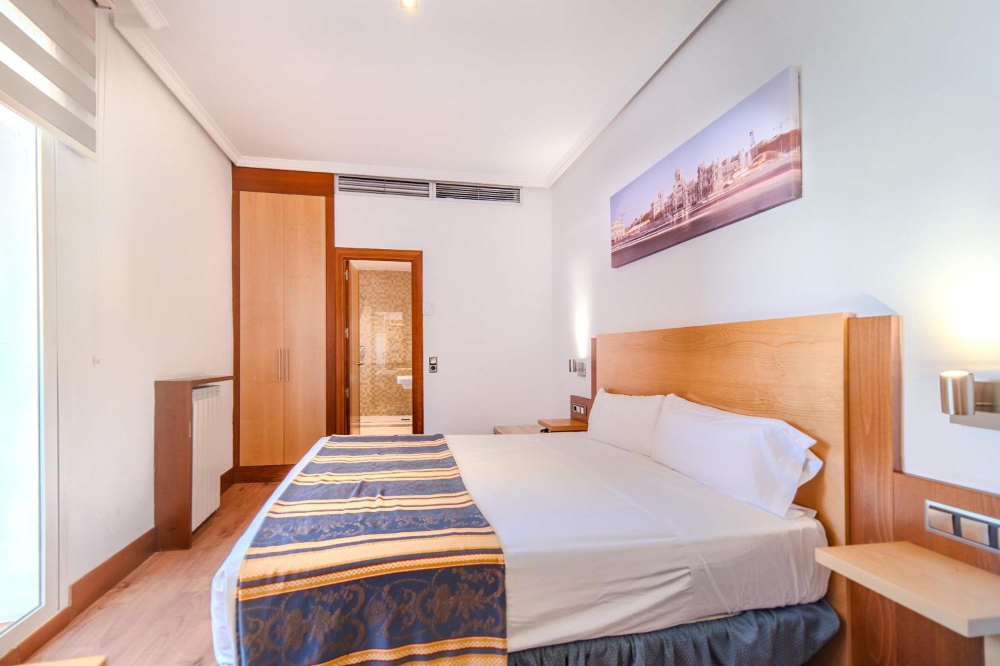 Itc Mora By Soho Boutique Hotel Мадрид Екстериор снимка