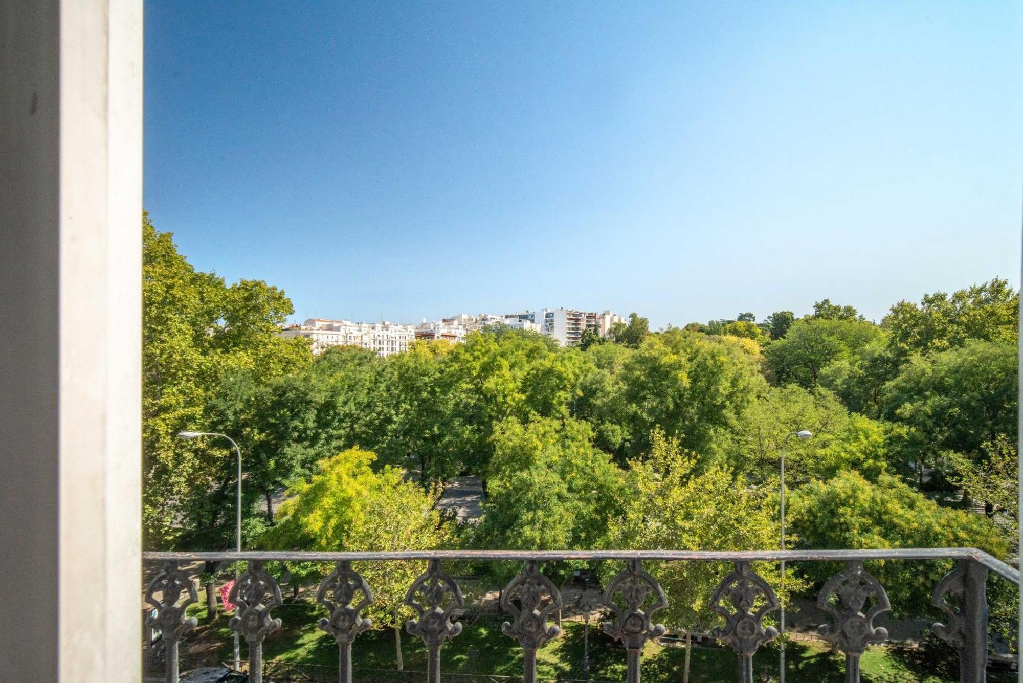 Itc Mora By Soho Boutique Hotel Мадрид Екстериор снимка